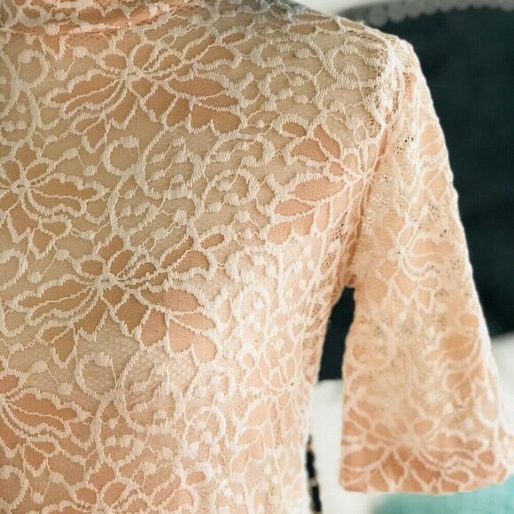 Mock Neck Bell Short Sleeve Blouse Sheer Floral Lace Design M - Picture 6 of 10